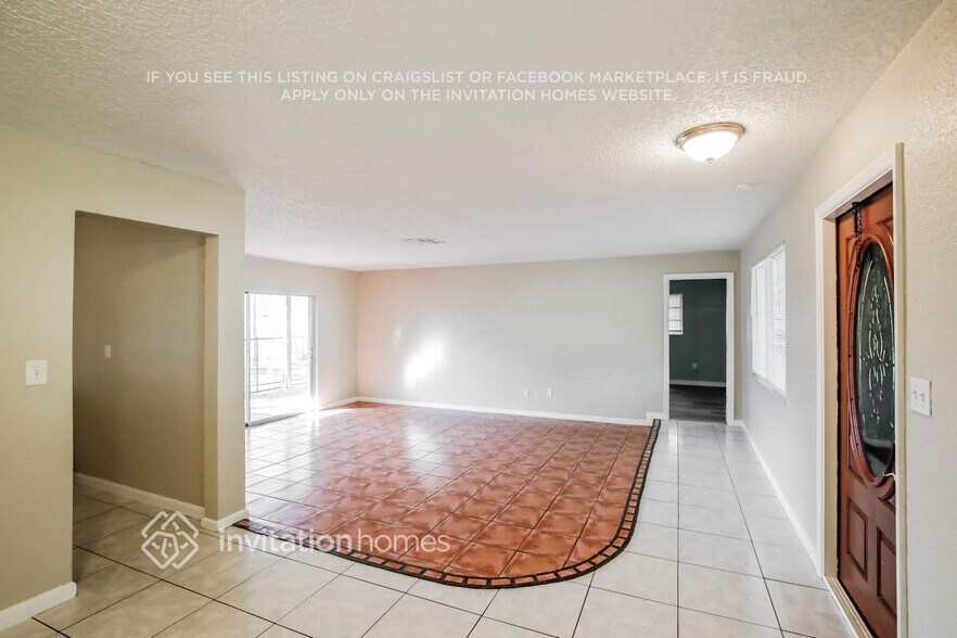 Building Photo - 291 NW 42nd Ave