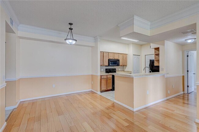 Building Photo - 9833 Baywinds Blvd