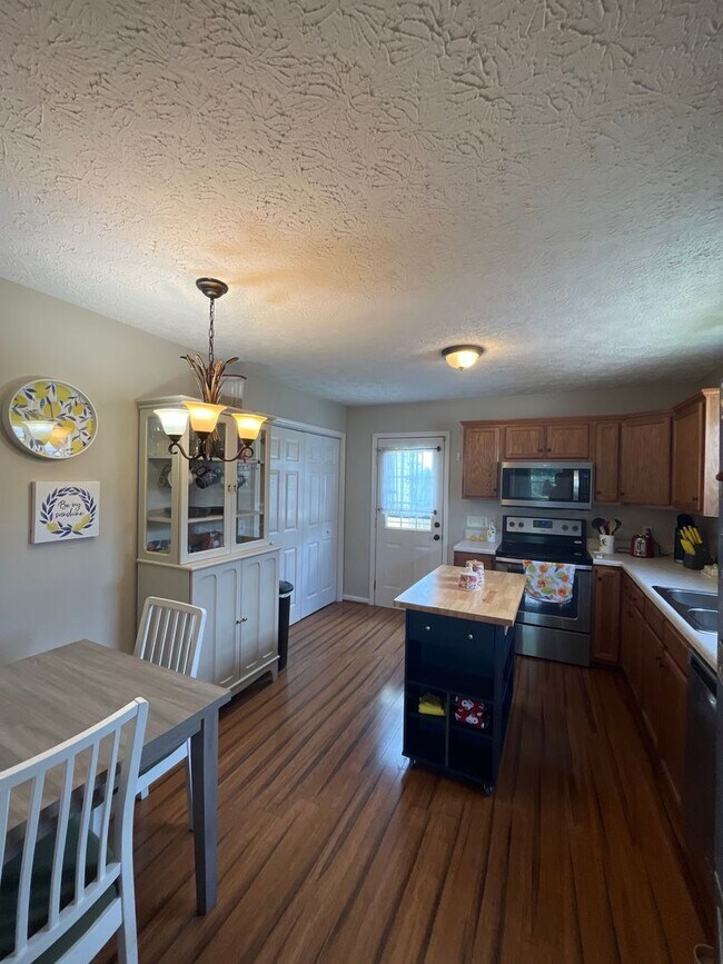 Building Photo - 3 Bed/2 Bath Home in East Nashville, Pet F...