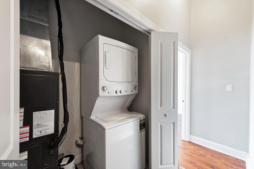 Building Photo - 2478 Frankford Ave