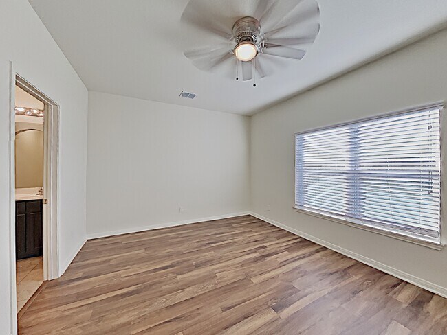 Building Photo - 6731 Sabinal