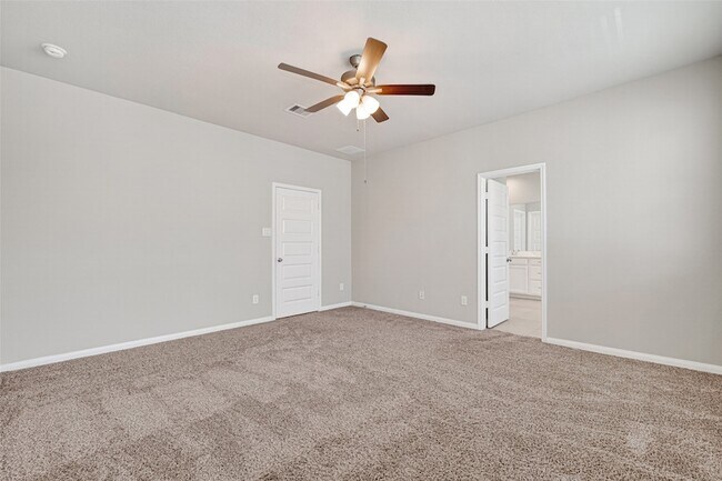 Building Photo - 3103 Little Gem Ln