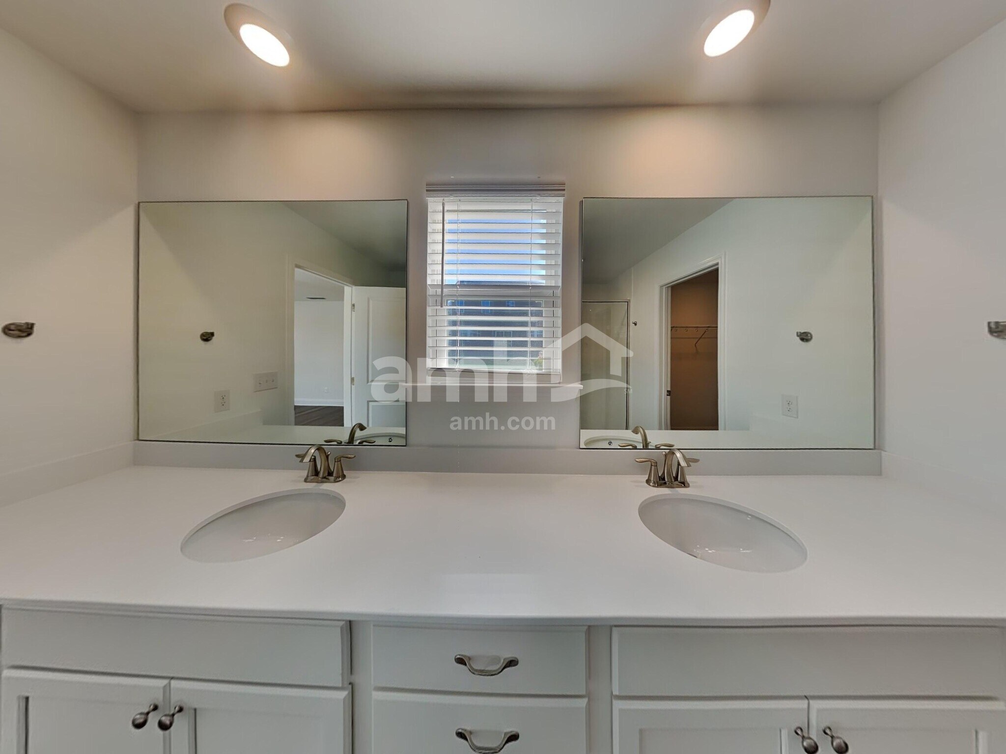 Building Photo - 207 Argea Dr