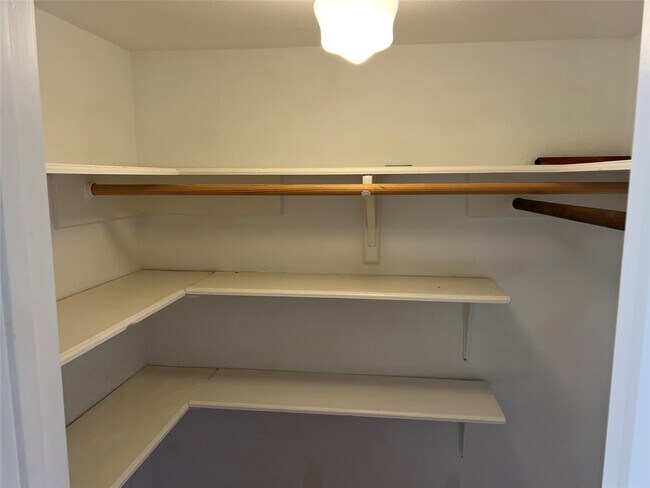 Building Photo - 1962 Augusta Dr