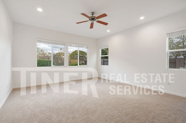 Building Photo - 6025 CreekBerry Wy