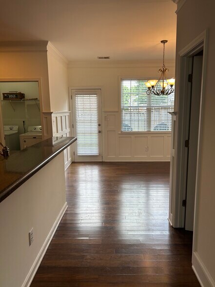Building Photo - 1701 Heights Cir NW
