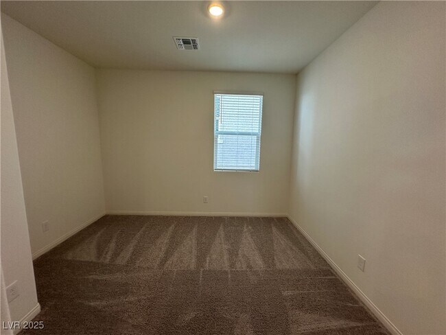 Building Photo - 5548 Hill Spire St