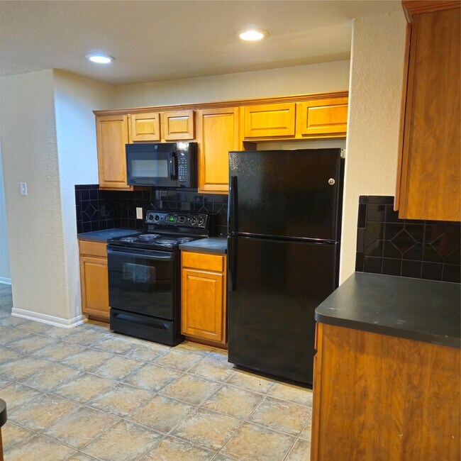 Building Photo - 42 Drifting Shadows Cir