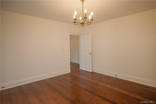 Building Photo - 21 Tinker Town Rd