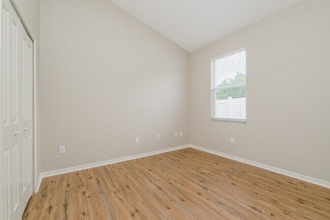 Building Photo - 1046 Crimson Clover Ln