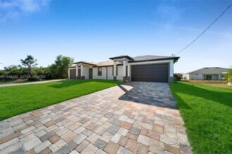 Building Photo - 328 Gordon Ave S