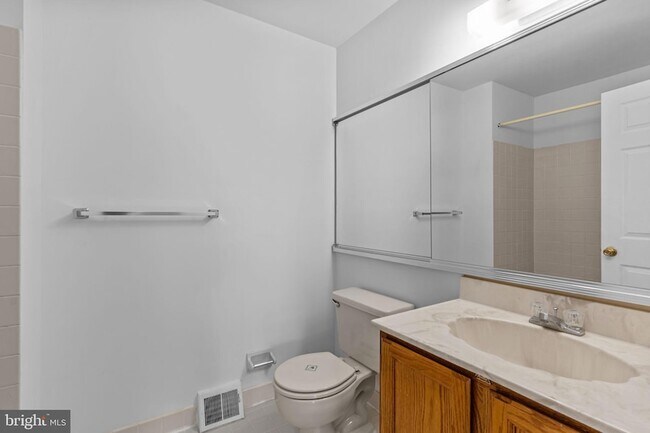 Building Photo - 14 Aster Way
