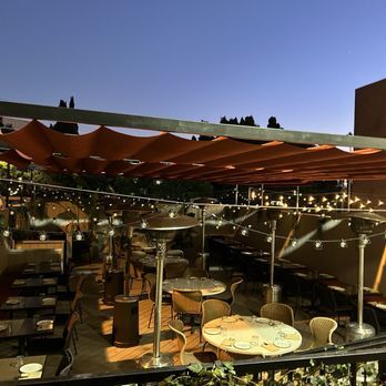 Building Photo - 11970 Montana Ave