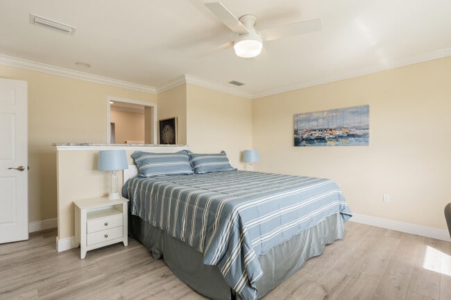 Building Photo - 5300 Jimmy Buffett Mem Hwy