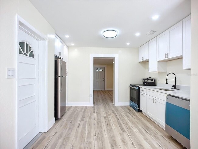 Building Photo - 4513 W Gray St