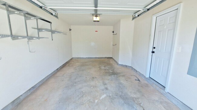 Building Photo - 3 Bed / 2 Full and 2 Half Bath Single Family Townhome