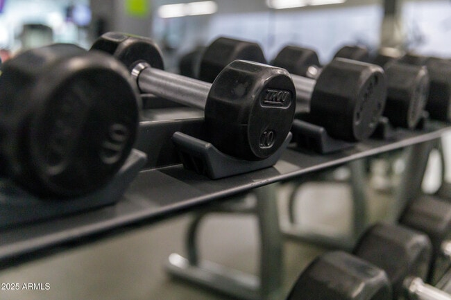 Building Photo - 7137 E Rancho Vista Dr