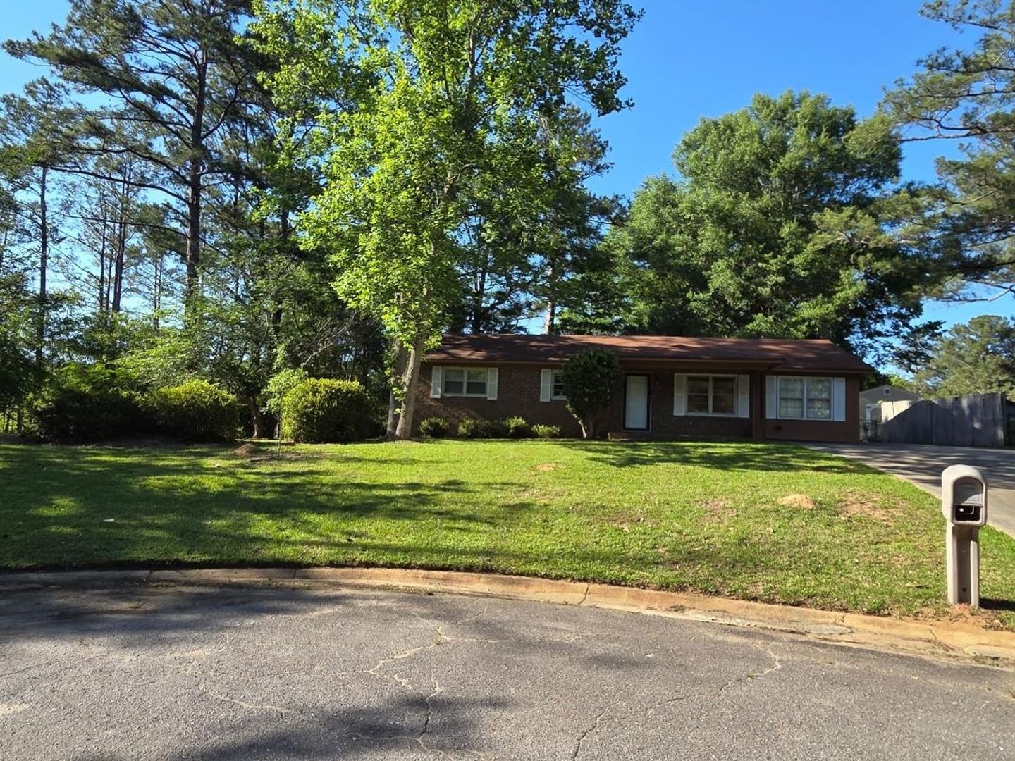 Building Photo - 4685 Pinedale Dr