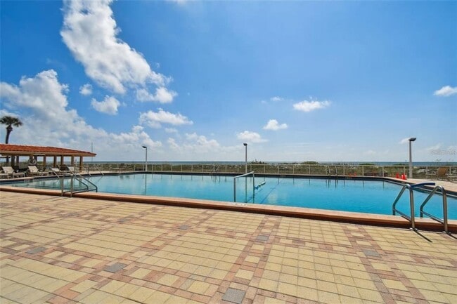 Building Photo - 880 Mandalay Ave