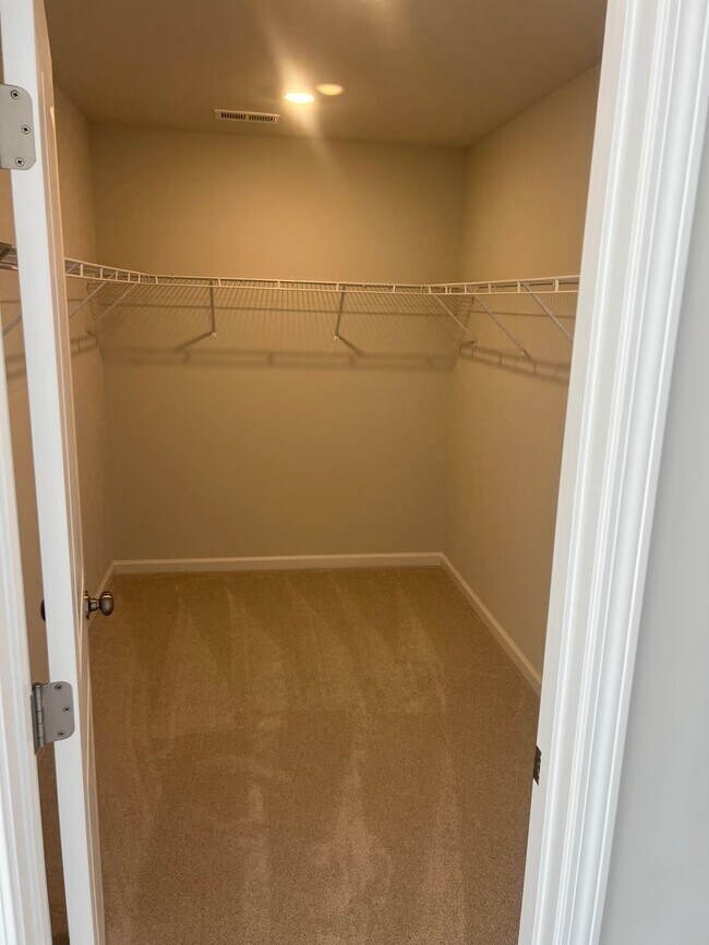 Building Photo - **3 Bed, 2.5 Bath Home for Rent @ Triple C...