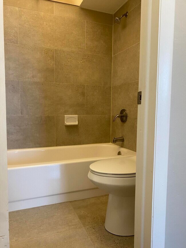 Building Photo - 9 Royal Palm Way