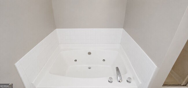 Building Photo - 346 Summer Hill Cir