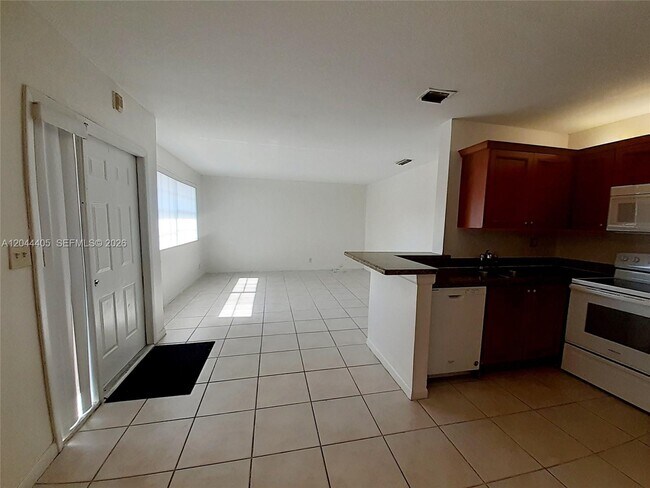 Building Photo - 11447 NW 42nd St