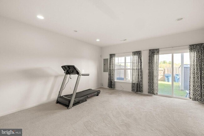 Building Photo - 111 Rotunda Dr