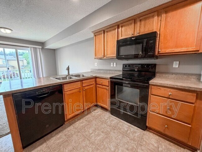 Building Photo - 264 N Hedge Ln