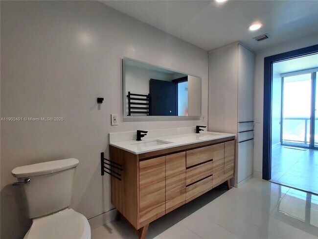 Building Photo - 888 Biscayne Blvd