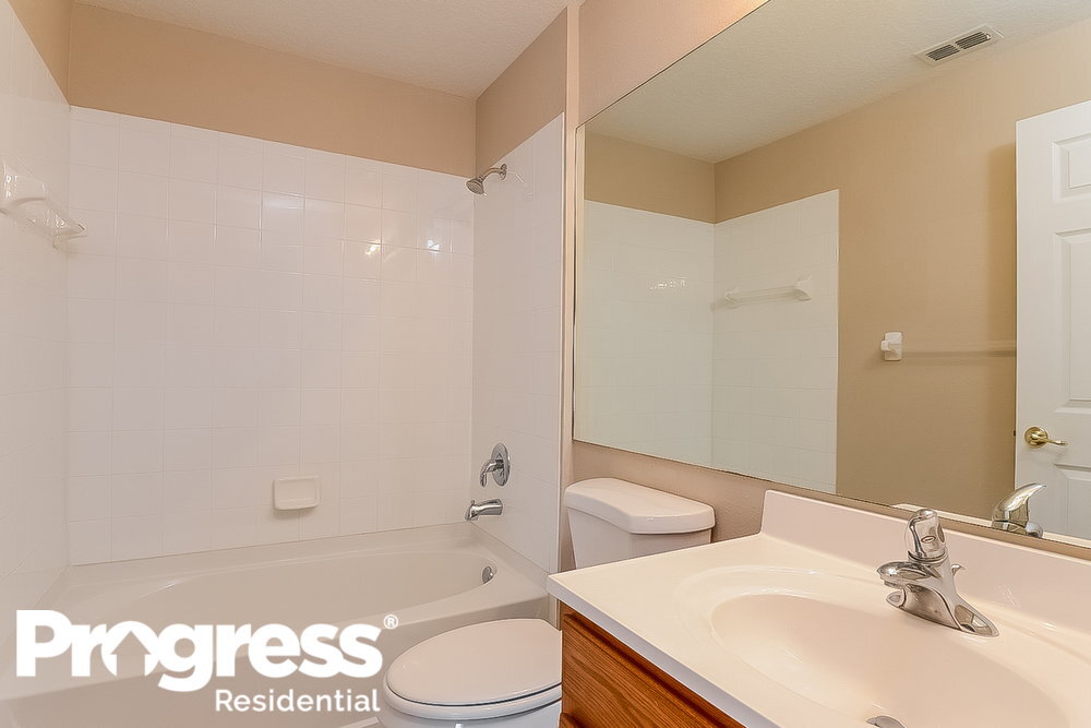 Building Photo - 25806 Bloomsbury Ct