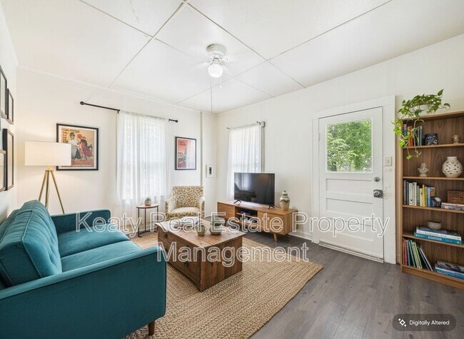 Building Photo - 119 Delories St