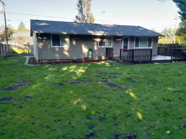 Building Photo - Charming updated 3 bed 1 bath ranch style home with double car garage and large fenced back yard.