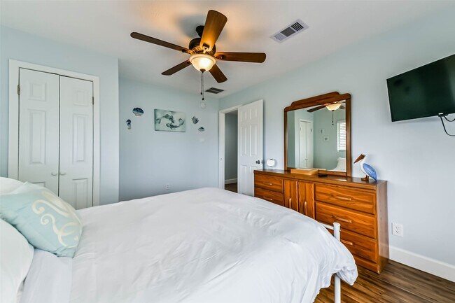 Building Photo - 16542 E Bayside Way