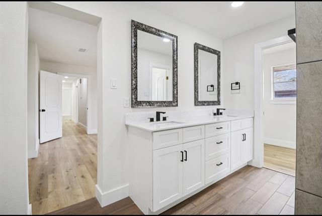 Building Photo - 1835 E Cedar Elm Dr