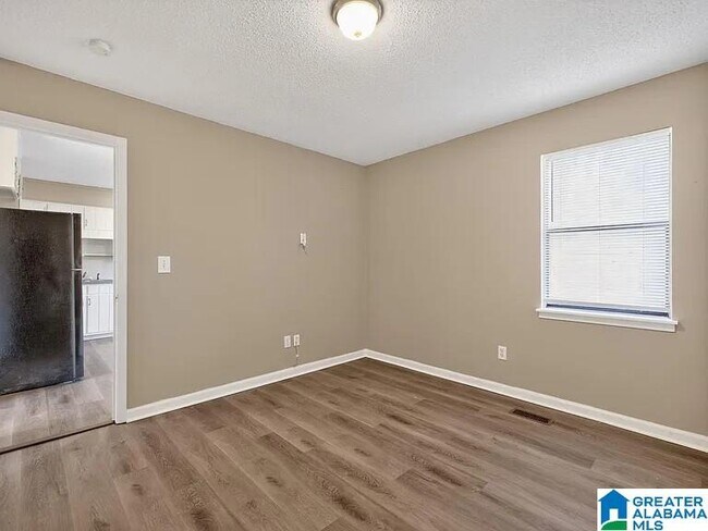 Building Photo - 3031 Apple Valley Ln