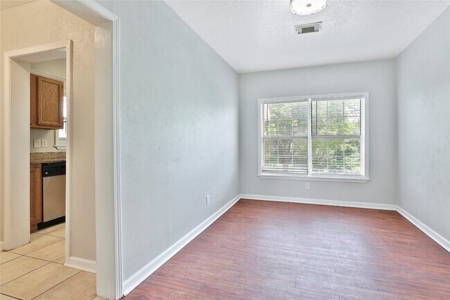 Building Photo - 5007 Polk St