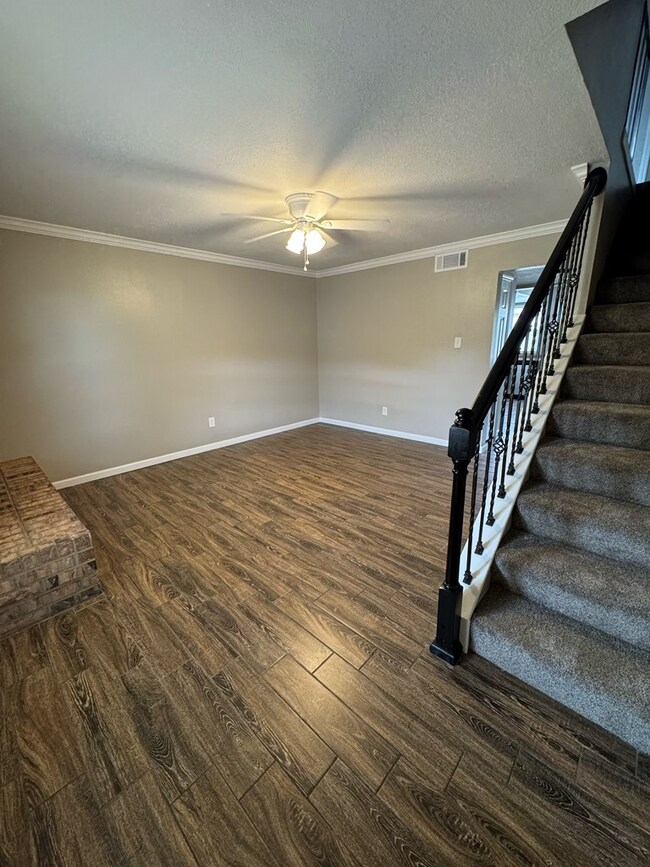 Building Photo - 1318 Harless Ave