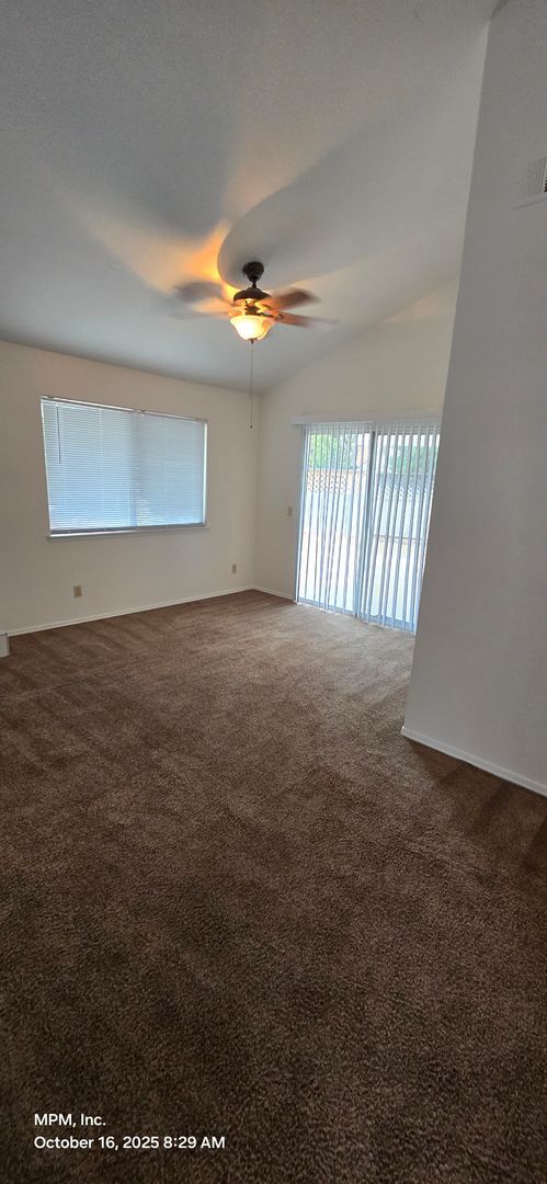 Building Photo - 3-bedroom 2.5 bath home