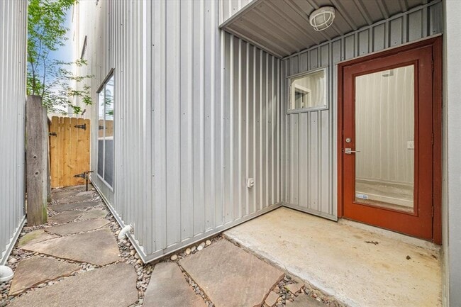 Building Photo - 1306 Arthur St