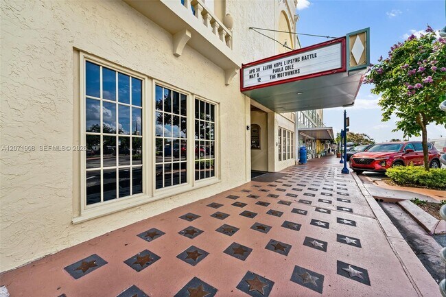 Building Photo - 2600 SE Ocean Blvd