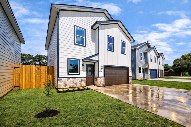 Building Photo - 410 N 4th St