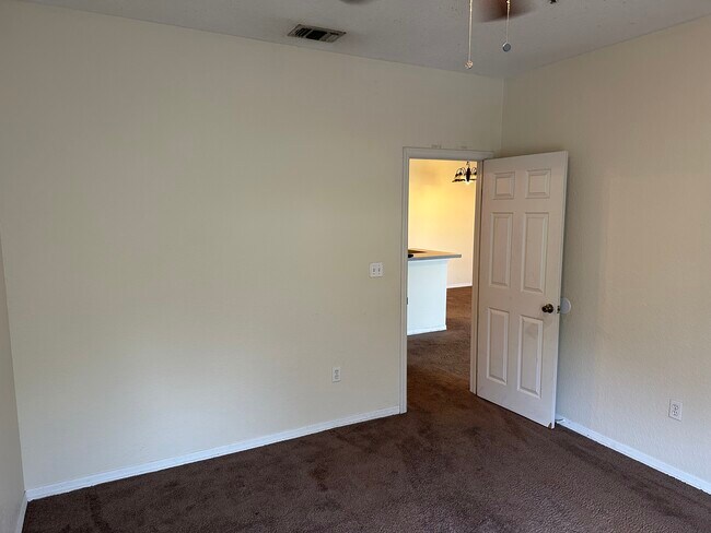 Building Photo - LEGACY CRESCENT 5521-202 - NY
