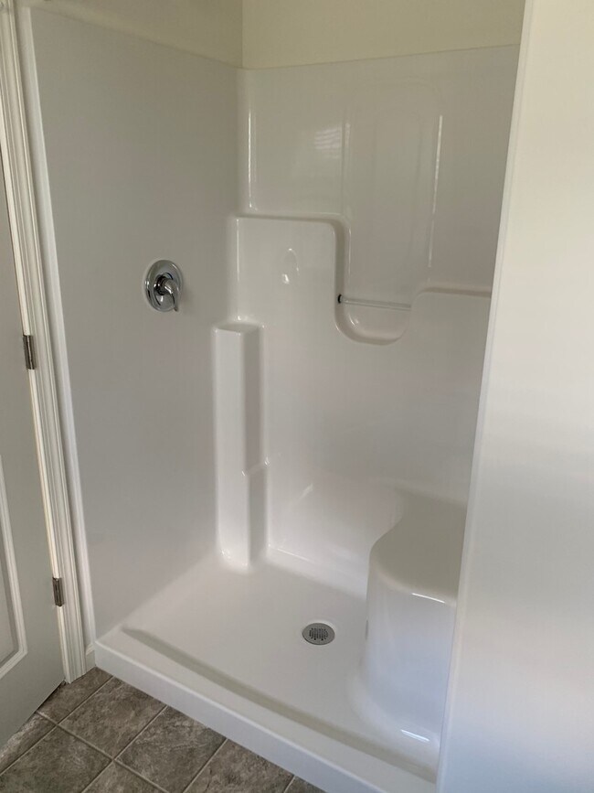 Building Photo - 850 Lantern Ct