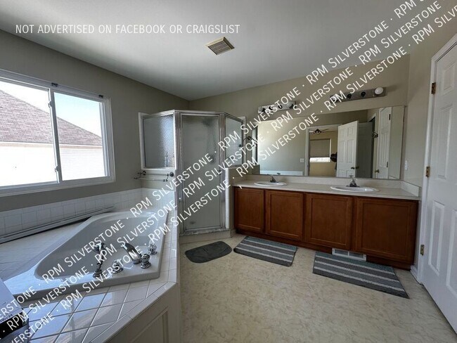 Building Photo - 2119 Cattail Cir