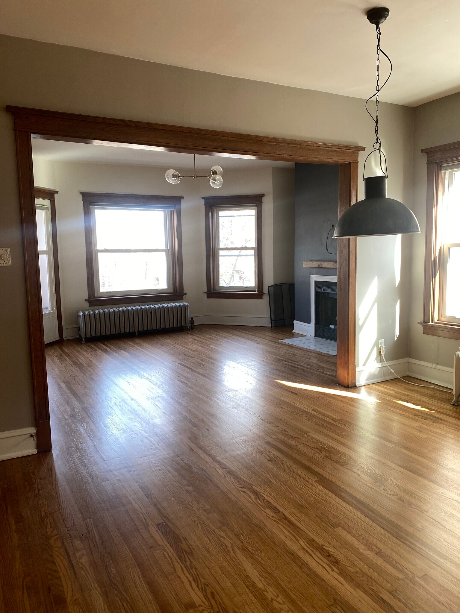 Building Photo - 3654 N Janssen Ave