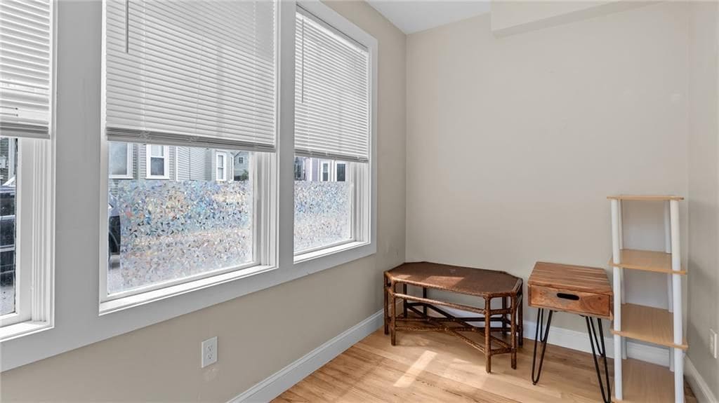 Building Photo - 16 Brinley St