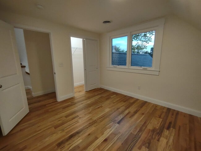 Building Photo - 394 Union Ave