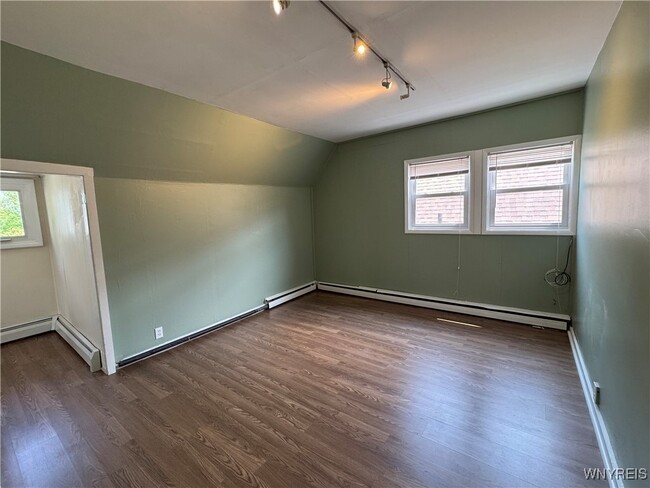 Building Photo - 548 Potomac Ave