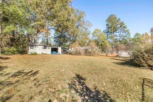 Building Photo - 123 Whipoorwill Way